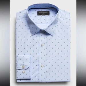 Banana republic Non-iron standard fit light blue flower button down shirt med
